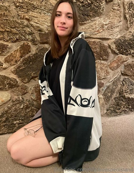 lillylovespenisland star hd image