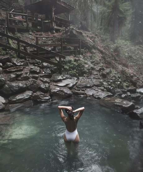 Karen Fukuhara adult model image