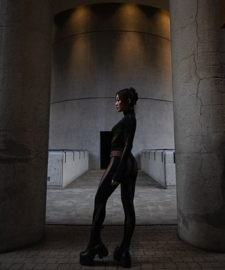 Karen Fukuhara star naked img