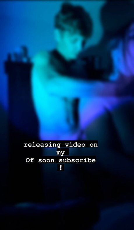 Rialovesyu nude actress picture