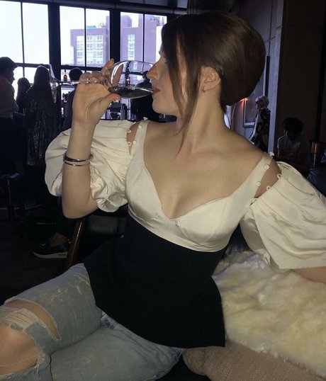 Kaitlyn Dever exclusive actress img