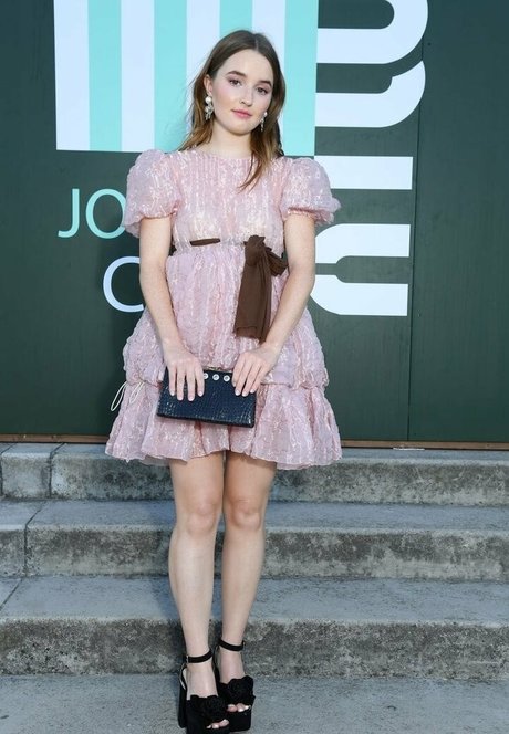 Kaitlyn Dever star hd images