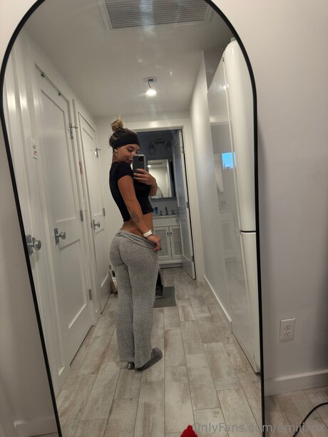 emiiixox hot pornstar galleries