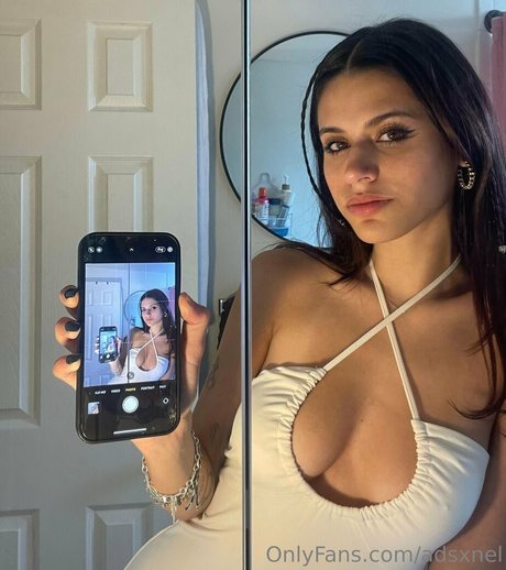 adsxxx sexy model pictures