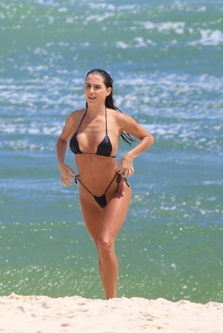 Deborah Secco star best img