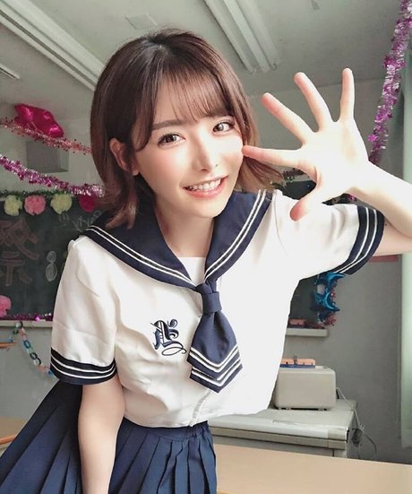 Eimi Fukada Profile pic