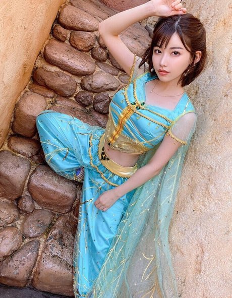 Eimi Fukada hd star picture