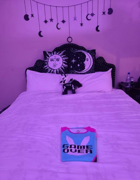 poppycarmine model high quality photo