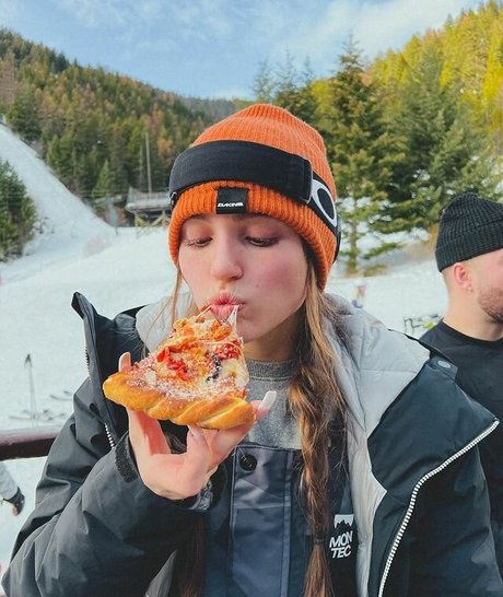 Sylvia Snyders model pretty pics