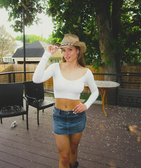 Sylvia Snyders erotic model pics