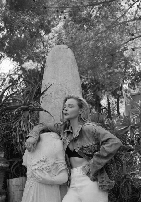 Chloe Grace Moretz xxx model archive