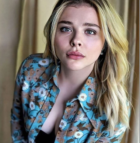 Chloe Grace Moretz pornstar nice images