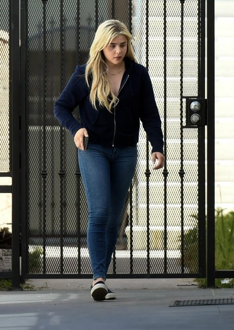 Chloe Grace Moretz pornstar hd images