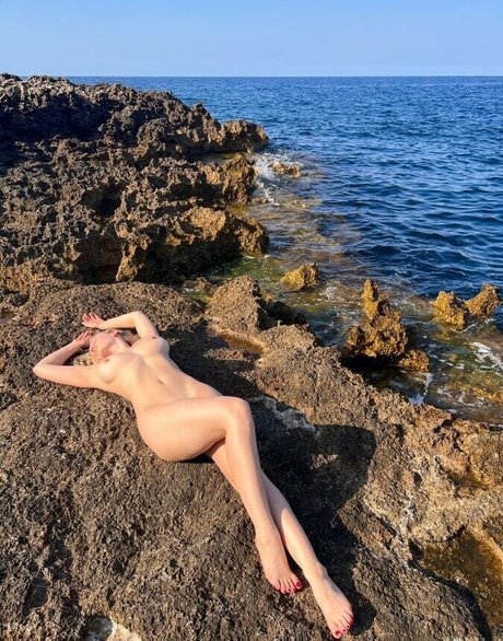 luizaconlaz xxx model pictures