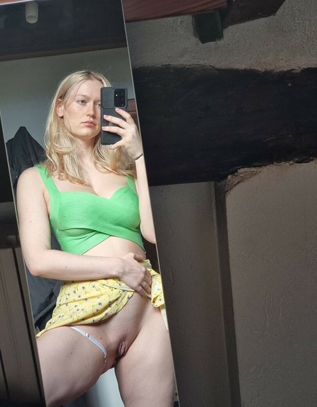 luizaconlaz pornstar high quality picture