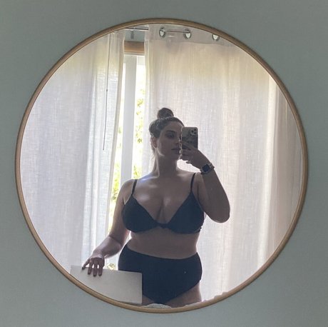 Elisabeth Marchini model beautiful img