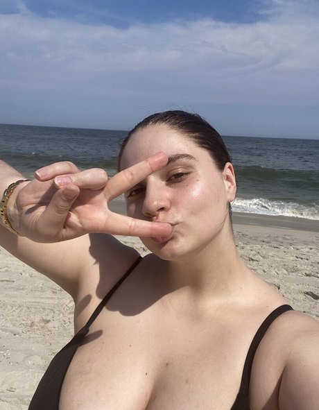 Elisabeth Marchini model pretty archive