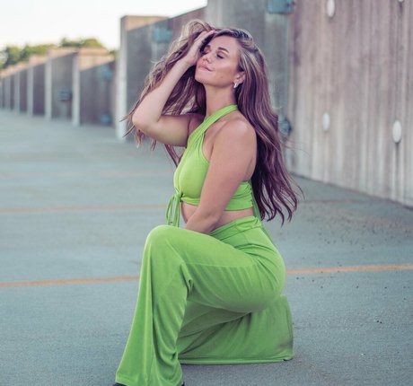 Gabby J David beautiful star pic