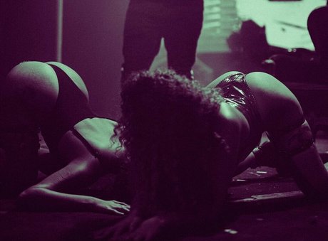 Edin Kary star sexy images