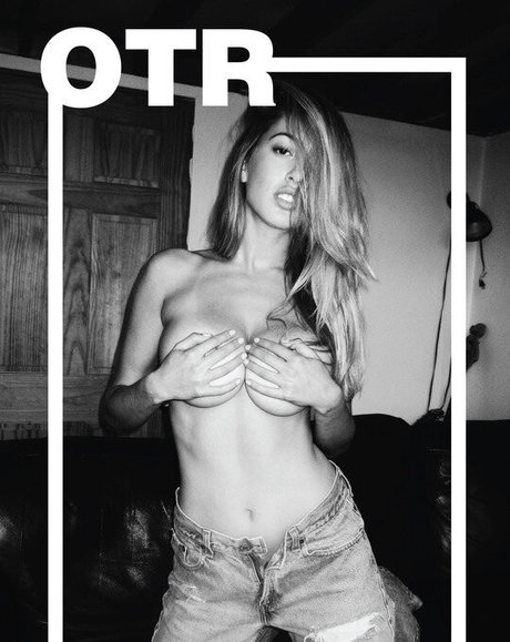 Lindsey Kevitch model erotic pics