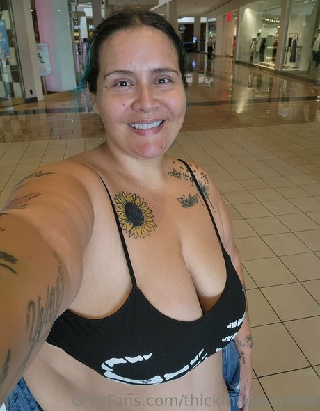 thickmadaamfree model hot images