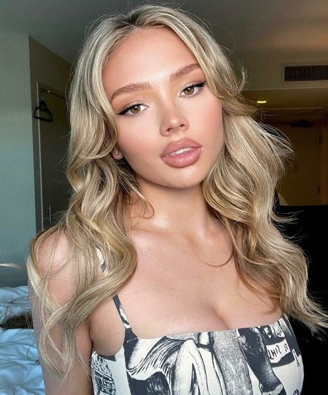 Natalie Alyn Lind best actress photo