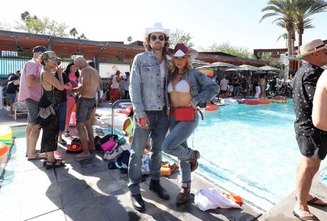 Natalie Alyn Lind sexy model photo