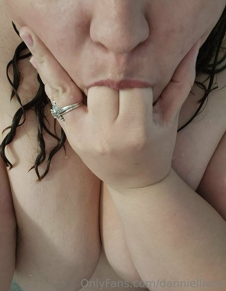 dannielllove naked star galleries