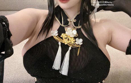 SuperBitchBecky erotic actress image