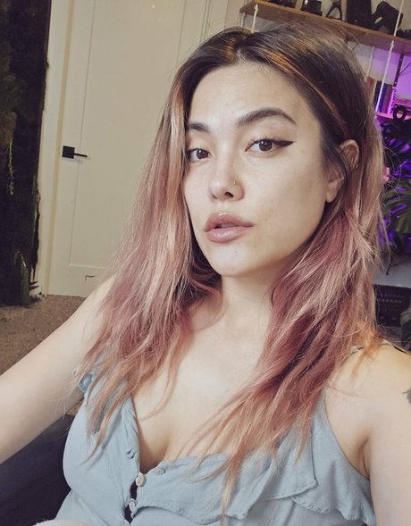 AvaGG pornographic model archive