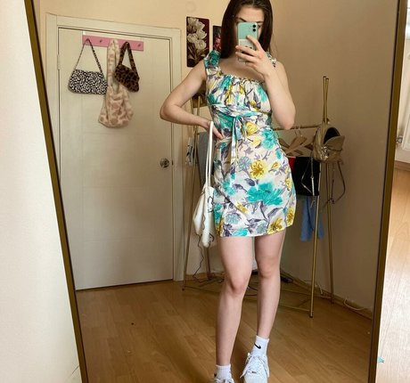 Sudefit model sex pics