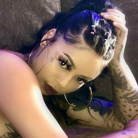 tsunamimami star sex galleries