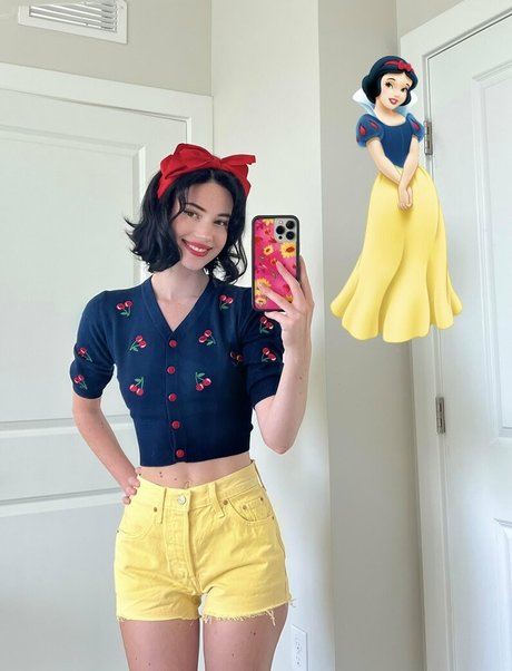 Kennedy Walsh model pretty pictures