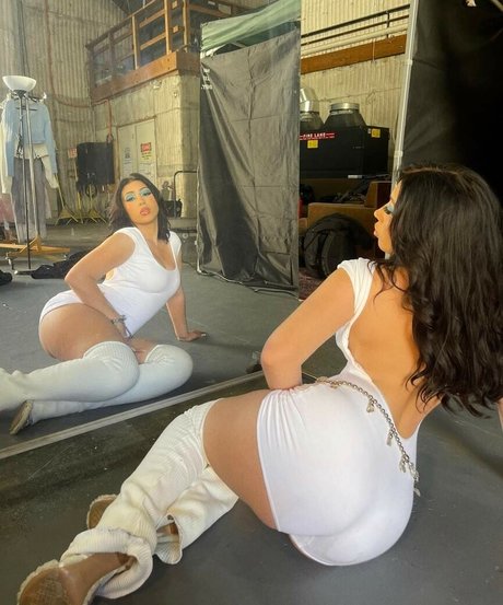 Kali Uchis model nice pictures