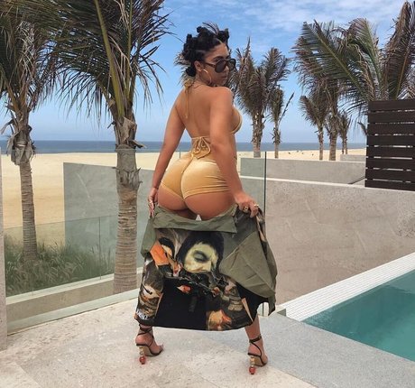 Kali Uchis model sex gallery