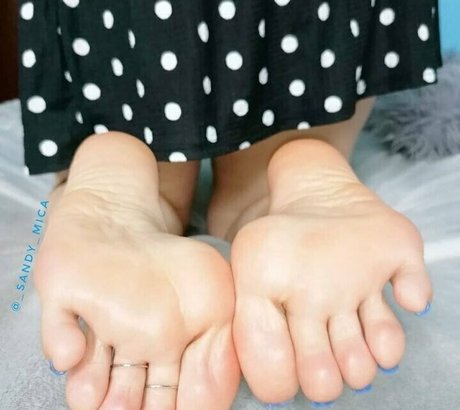 sandy small feet model exclusive photos