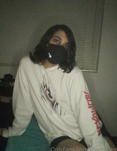 lewdtricky erotic star gallery