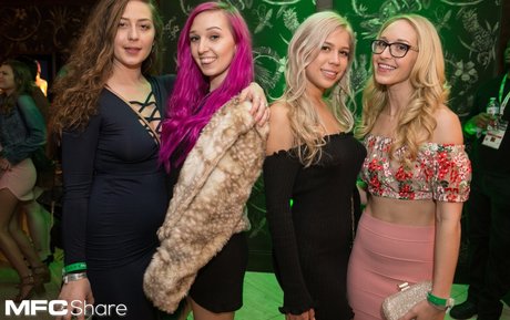 Gingerbanks1 model adult pics