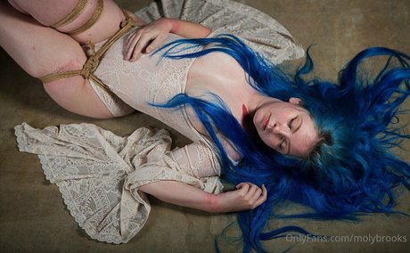 molybrooks pornstar naked images