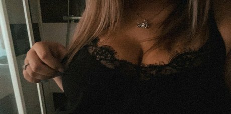 lilidoll8 model adult pics