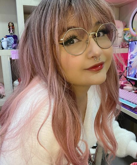 Nathye model pretty pics