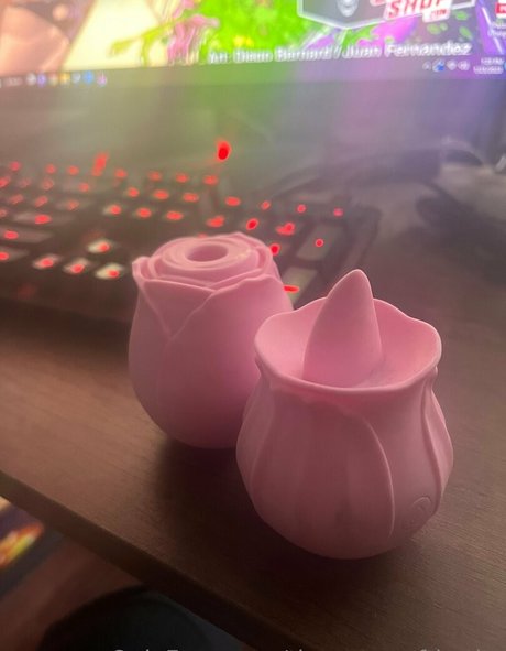 thepowerofthetits model hd pic