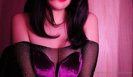 naughtylacee sexy model gallery