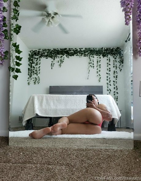 itsayumi erotic model picture