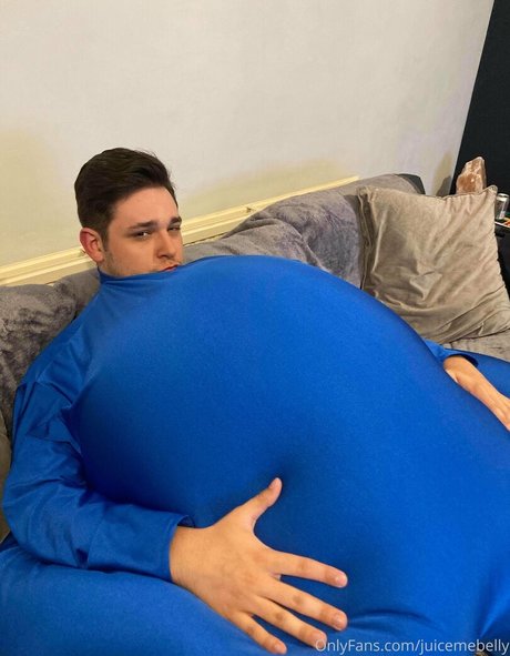 juicemebelly model naked photos