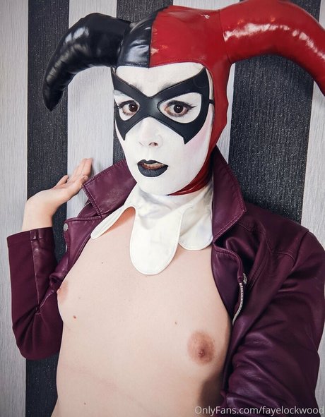 fayelockwood star top image