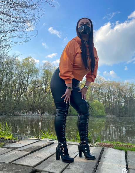 ying yang 2019 model naked photos