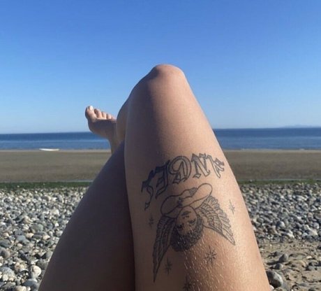 Ambzzie Ambzzzie pretty actress photo