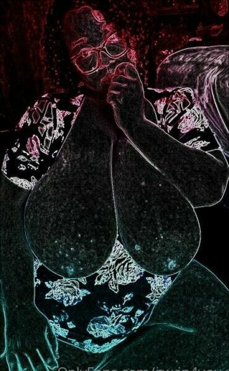 gwen4you nude pornstar image