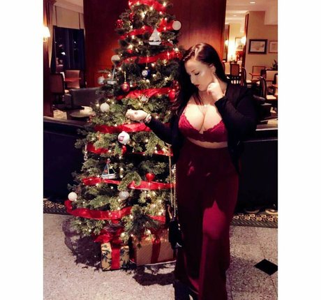 Lizzy Maguire pornstar free picture